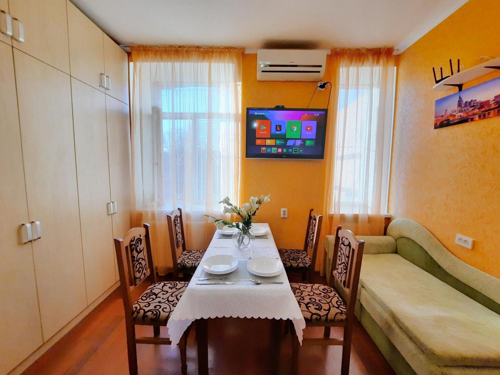 Alex Apartments: Central Two-Room Apartment with 24/7 Self-Check-In Poltava Exterior photo