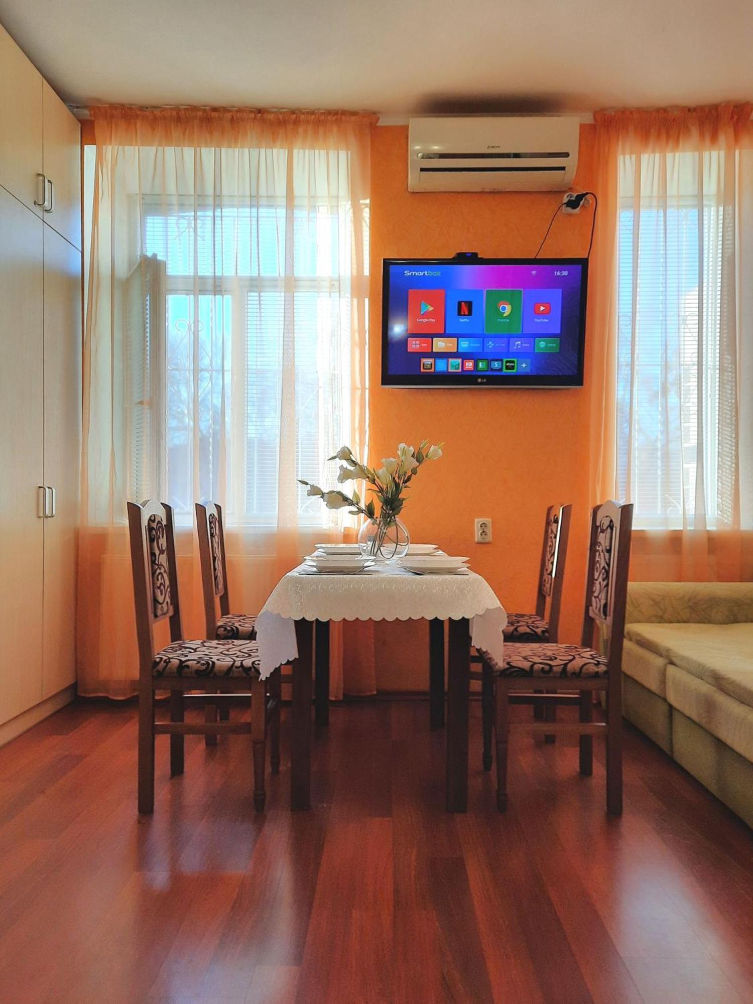 Alex Apartments: Central Two-Room Apartment with 24/7 Self-Check-In Poltava Exterior photo