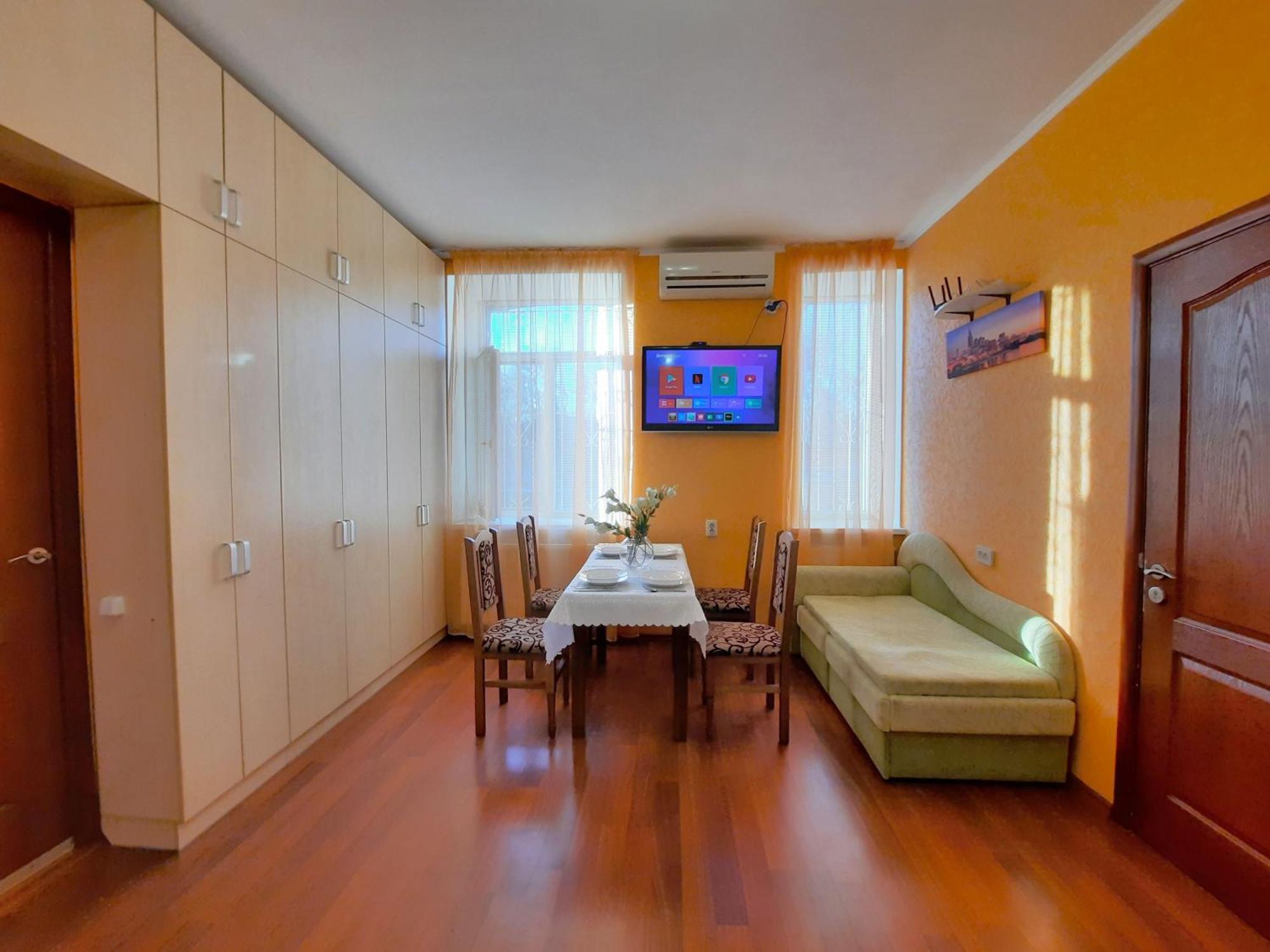 Alex Apartments: Central Two-Room Apartment with 24/7 Self-Check-In Poltava Exterior photo
